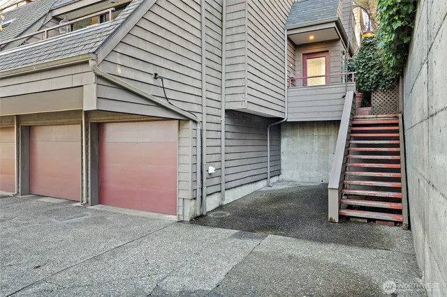 $629,900 | 3030 14th Avenue West, Unit 106, Seattle, WA 98119