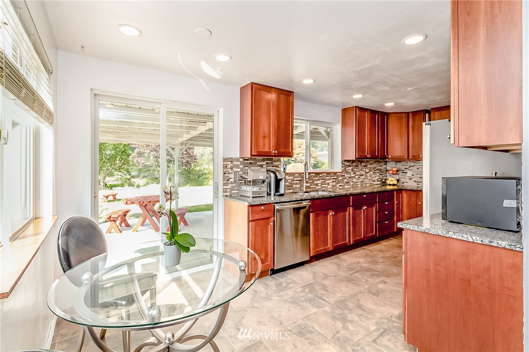1024 Russell Road Snohomish, WA 98290 - Photo 7 of 28 Gallery Image 7