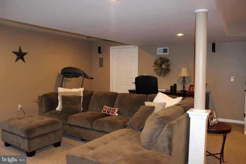 2935 Weaver Road Lancaster, PA 17601 - Photo 21 of 27