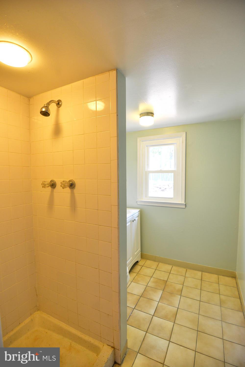 1630 Marlboro Road Edgewater, MD 21037 - Photo 22 of 30 Lower Level Bath