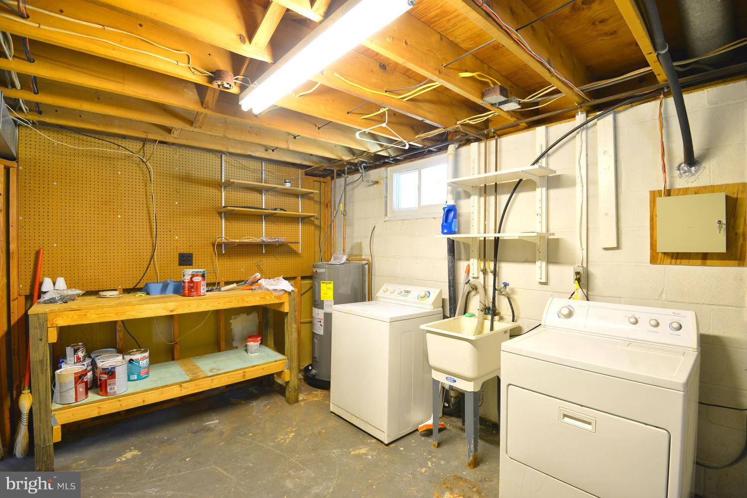 1630 Marlboro Road Edgewater, MD 21037 - Photo 23 of 30 Basement - workshop and laundry combo