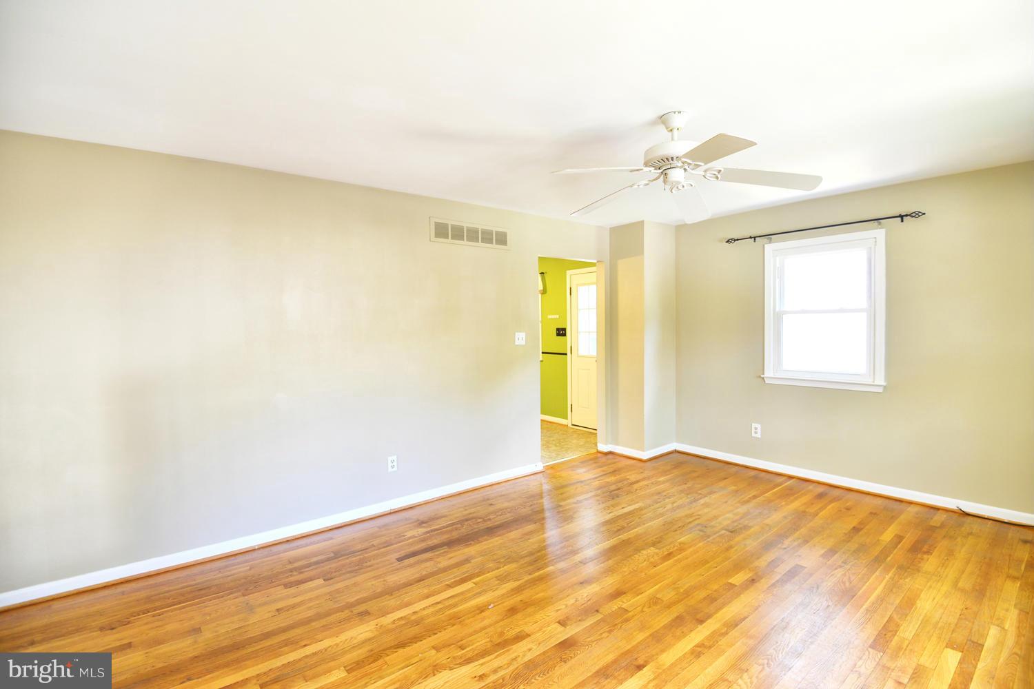 1630 Marlboro Road Edgewater, MD 21037 - Photo 4 of 30 How will you decorate?