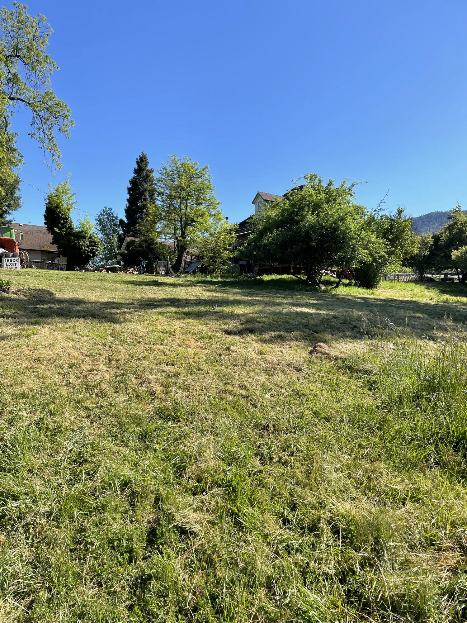 530 Panther Gulch Road Williams, OR 97544 - Photo 2 of 7 YARD VIEW HOUSE