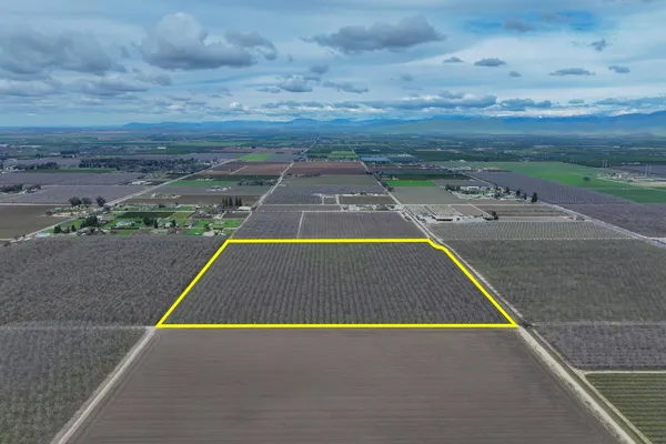 $960,000 | 0 Unnamed Road, Visalia, CA 93292