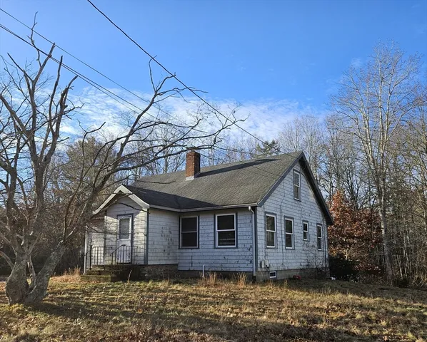 $375,000 | 618 Wareham Street, Middleboro, MA 02346
