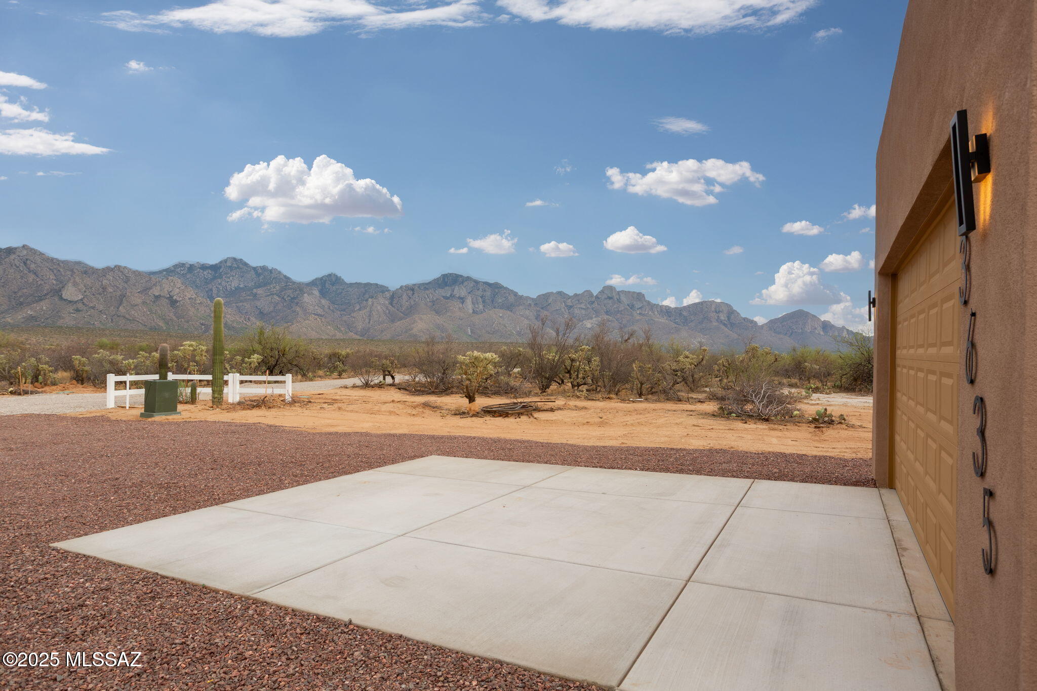 3635 East Rollins Road Tucson, AZ 85739 - Photo 4 of 35 Gallery Image 4