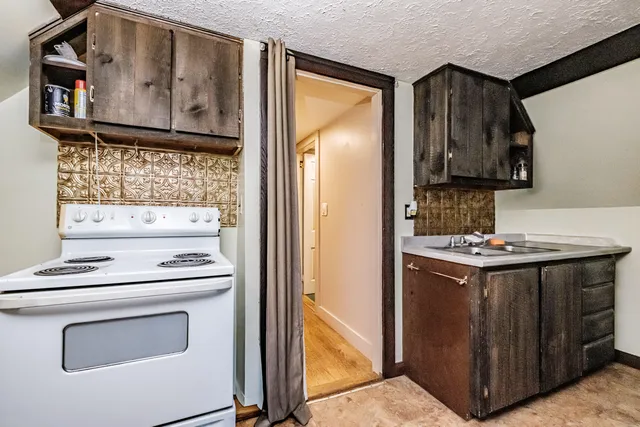 $419,000 | 21 Laurel Avenue, Auburn, ME 04210