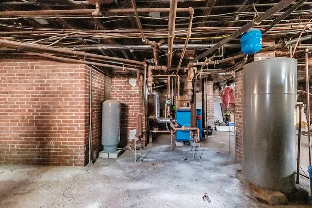 $419,000 | 21 Laurel Avenue, Auburn, ME 04210