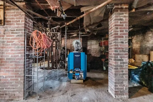 $419,000 | 21 Laurel Avenue, Auburn, ME 04210