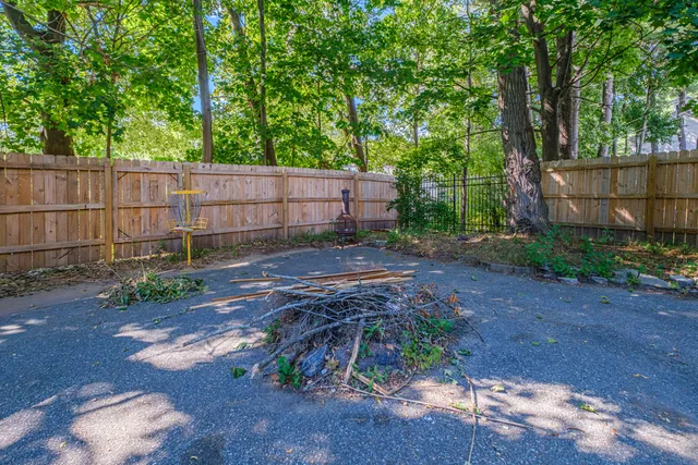 $419,000 | 21 Laurel Avenue, Auburn, ME 04210