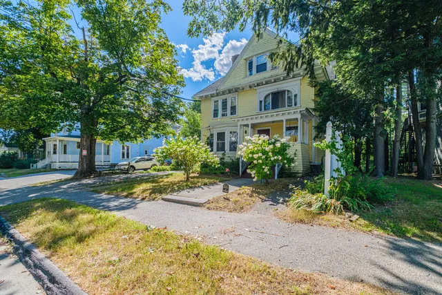 $419,000 | 21 Laurel Avenue, Auburn, ME 04210