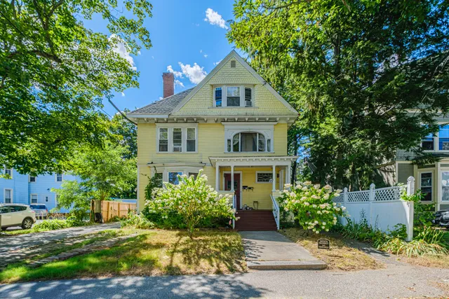 $419,000 | 21 Laurel Avenue, Auburn, ME 04210