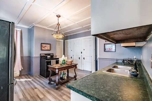 $419,000 | 21 Laurel Avenue, Auburn, ME 04210