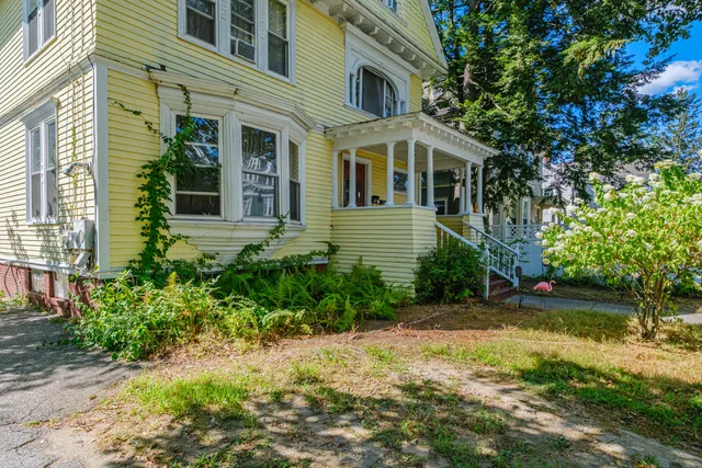 $419,000 | 21 Laurel Avenue, Auburn, ME 04210