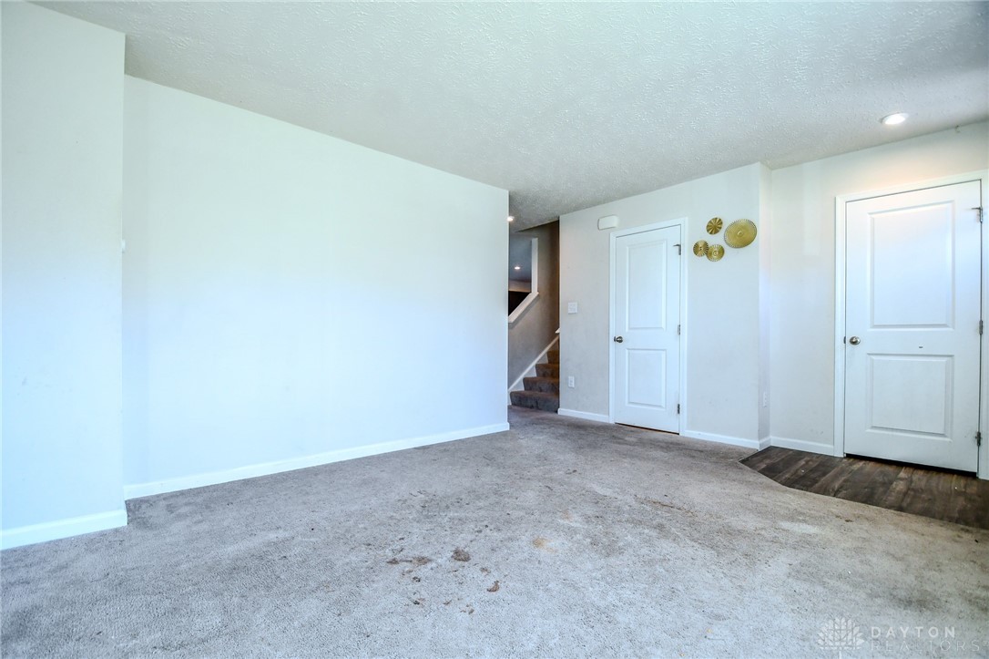 216 South Tuttle Road Springfield, OH 45505 - Photo 12 of 38