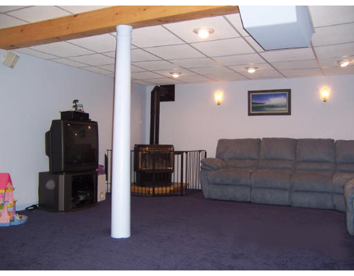 94 Meadowood Road North Andover, MA 01845 - Photo 11 of 12 Gallery Image 11