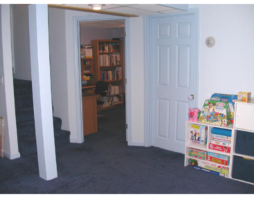 94 Meadowood Road North Andover, MA 01845 - Photo 10 of 12 Gallery Image 10