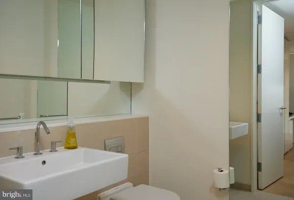 $3,500 | 925 H Street Northwest, Unit 409, Washington, DC 20001