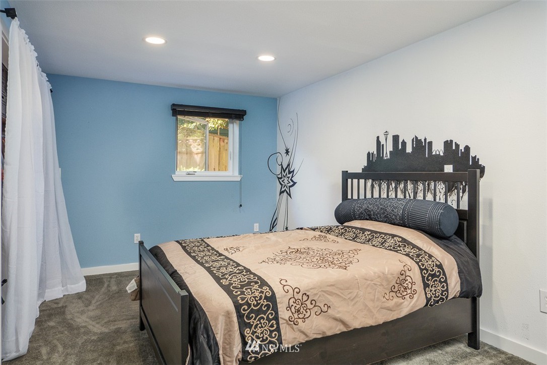9505 216th Street Southwest Edmonds, WA 98020 - Photo 19 of 25 Gallery Image 19
