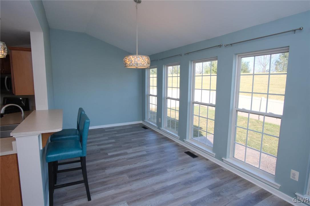 5340 Seip Road Bethlehem, PA 18017 - Photo 21 of 48 Bar height seating on kitchen peninsula located in