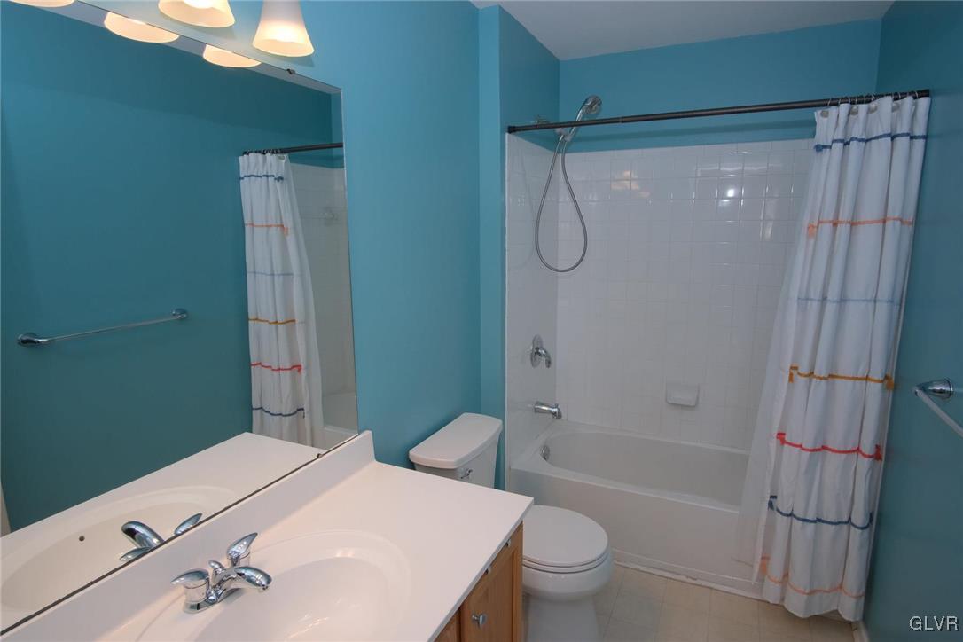 5340 Seip Road Bethlehem, PA 18017 - Photo 39 of 48 Hall bathroom