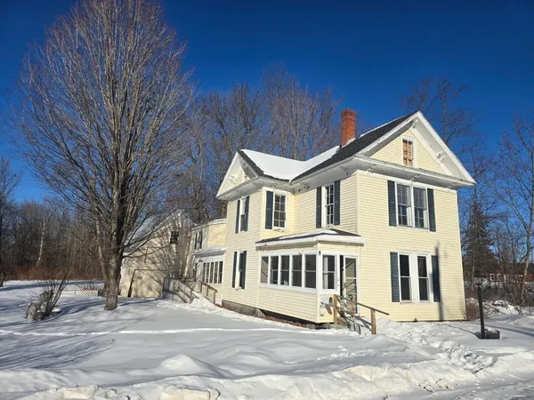 $117,900 | 11 Pine Street, Mechanic Falls, ME 04256
