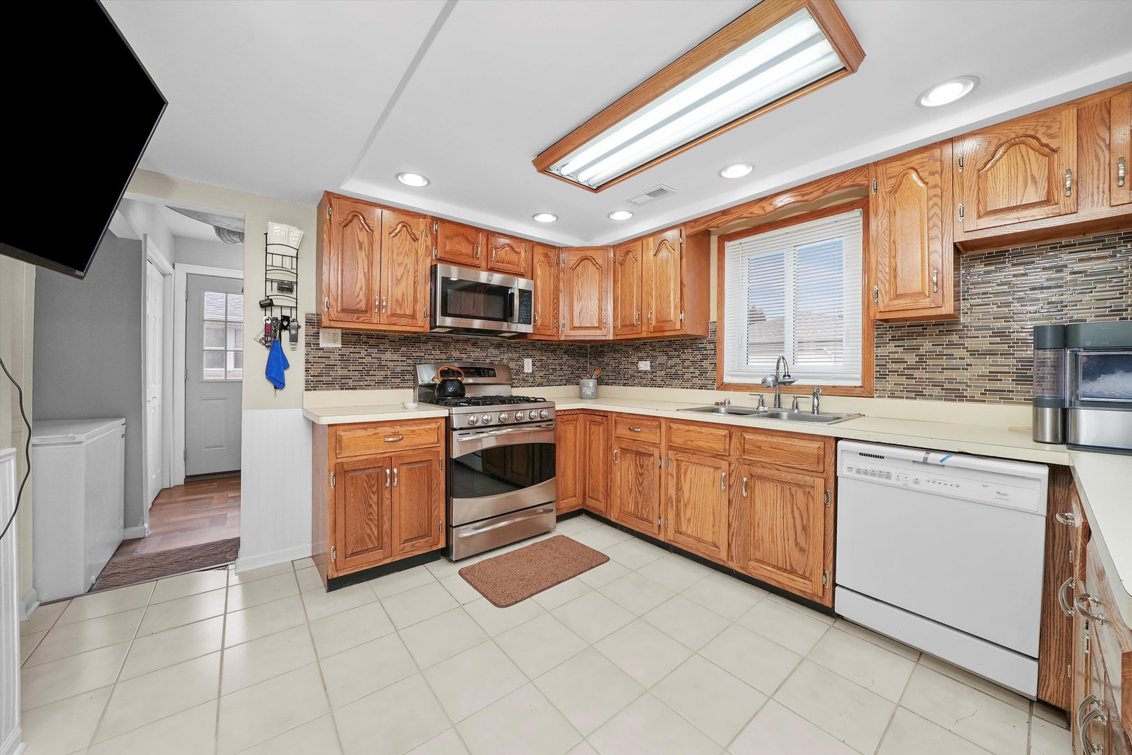 11024 Menard Avenue Chicago Ridge, IL 60415 - Photo 12 of 40