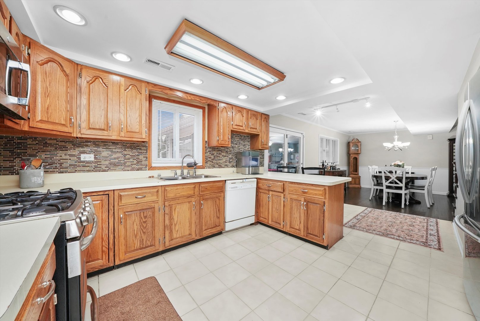 11024 Menard Avenue Chicago Ridge, IL 60415 - Photo 10 of 40