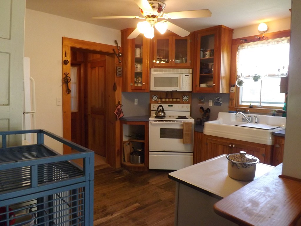 11 Old Upton Road Grafton, MA 01519 - Photo 3 of 30 Gallery Image 3