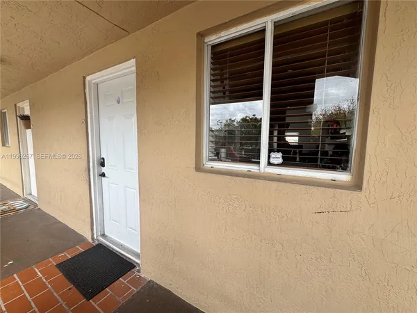$290,000 | 3021 West 76th Street, Unit C203, Hialeah, FL 33018