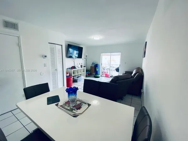 $290,000 | 3021 West 76th Street, Unit C203, Hialeah, FL 33018