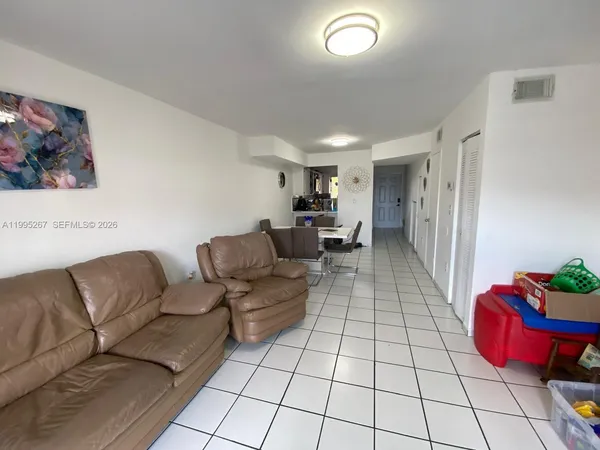 $290,000 | 3021 West 76th Street, Unit C203, Hialeah, FL 33018