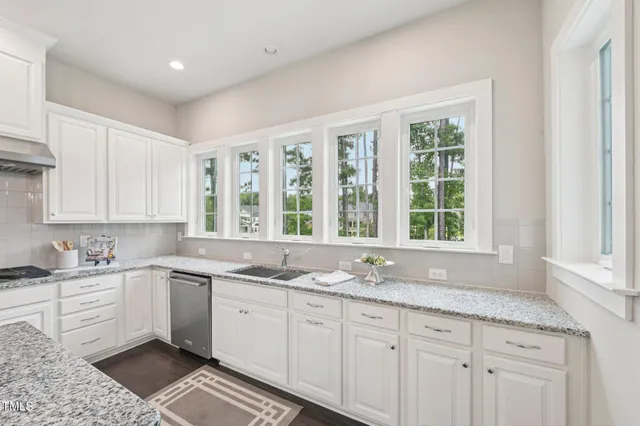 $1,029,900 | 3526 Clifton Park Court, Apex, NC 27562