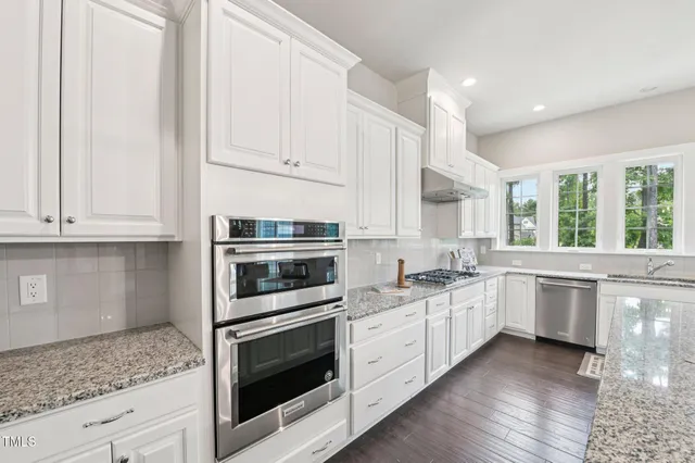 $1,029,900 | 3526 Clifton Park Court, Apex, NC 27562