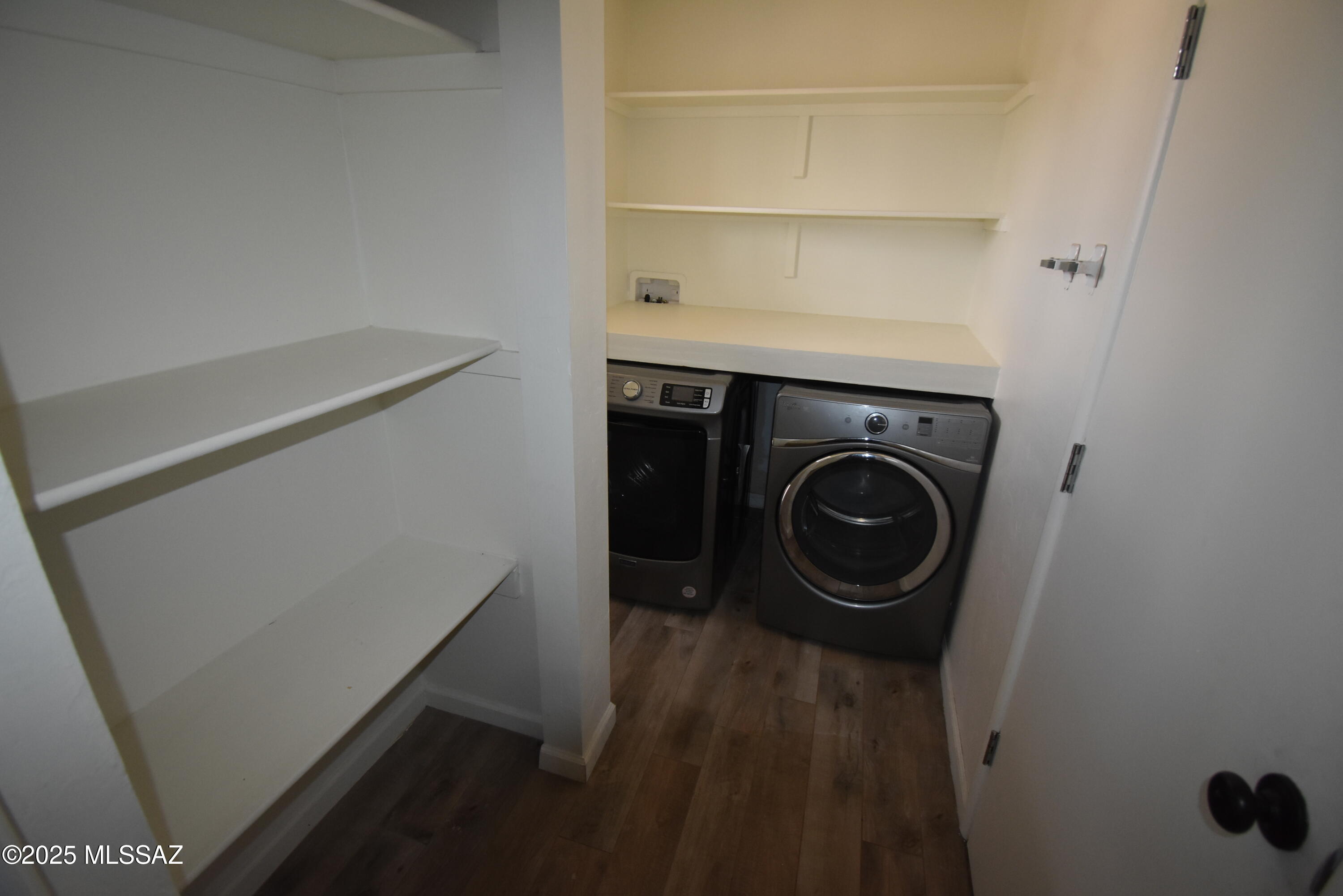 5501 East Spring Street Tucson, AZ 85712 - Photo 20 of 32 a utility room with dryer and washer