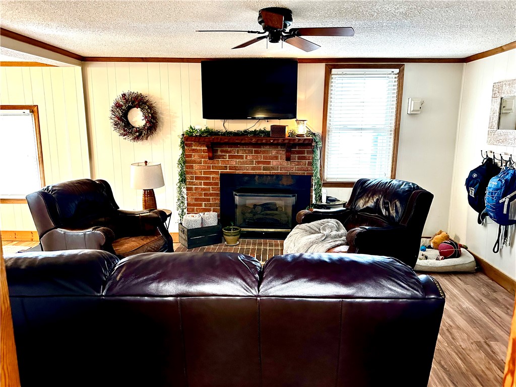 1415 Crestview Road Anderson, SC 29621 - Photo 11 of 37 Living Room