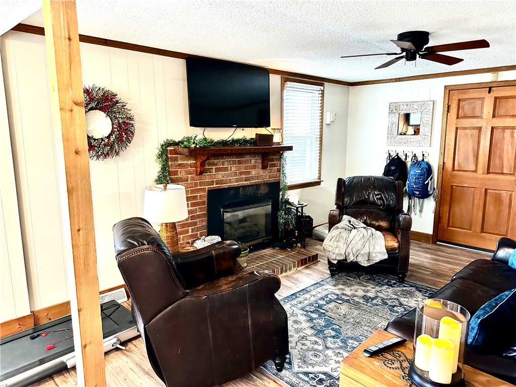 1415 Crestview Road Anderson, SC 29621 - Photo 10 of 37 Living Room