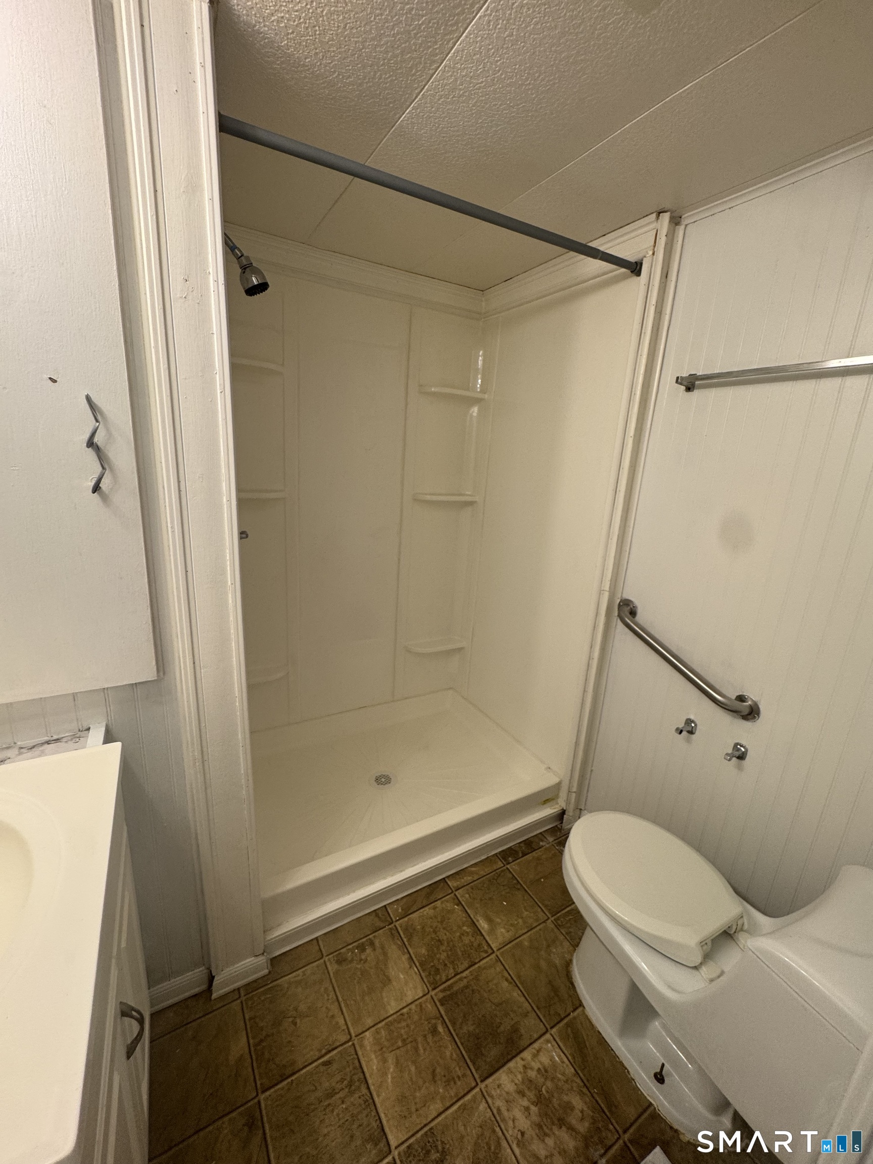 2 Montauk Road East Hartford, CT 06118 - Photo 8 of 9