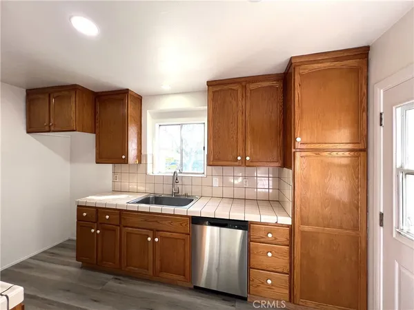 $775,000 | 10251 Foster Road, Downey, CA 90242