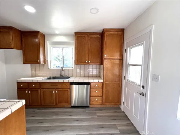 $775,000 | 10251 Foster Road, Downey, CA 90242