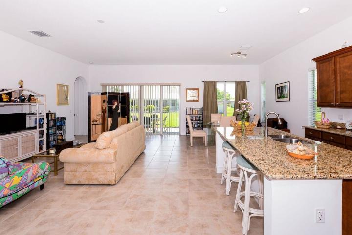 6599 Northwest Omega Road Port St. Lucie, FL 34983 - Photo 8 of 29 20180718114619829075000000-o