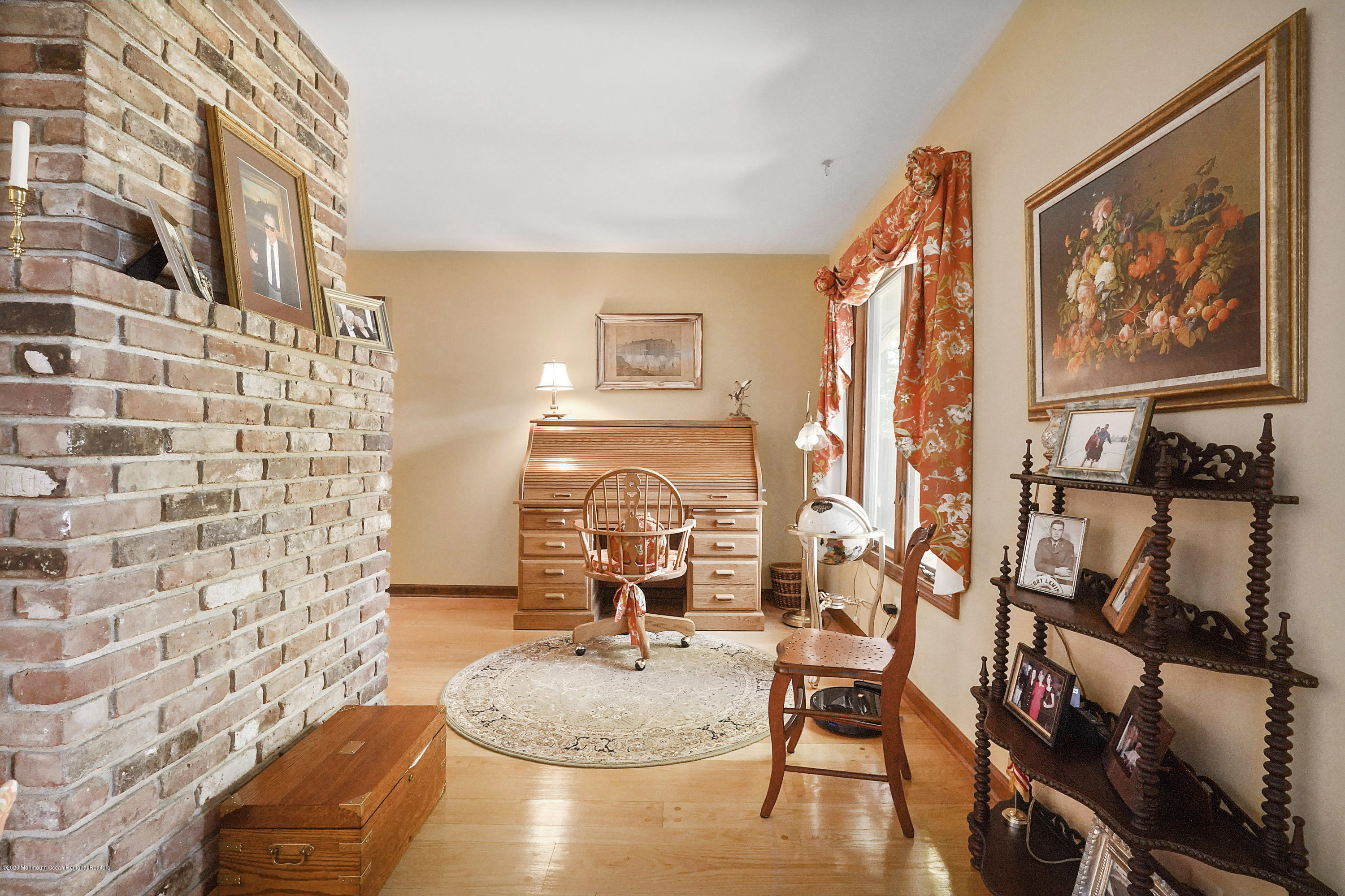 237 Lakeside Avenue Colts Neck, NJ 07722 - Photo 11 of 54 Living room