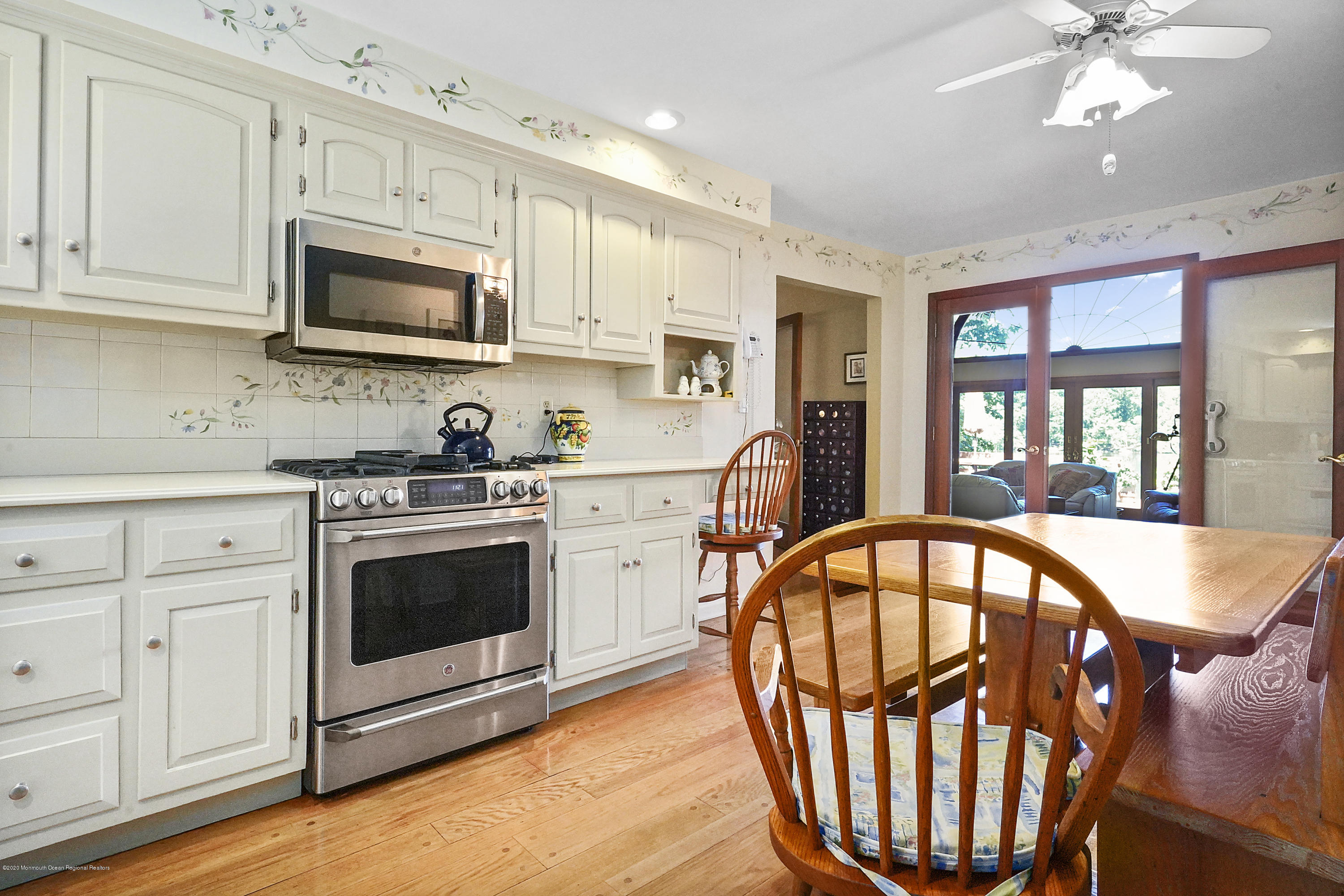 237 Lakeside Avenue Colts Neck, NJ 07722 - Photo 15 of 54 Kitchen
