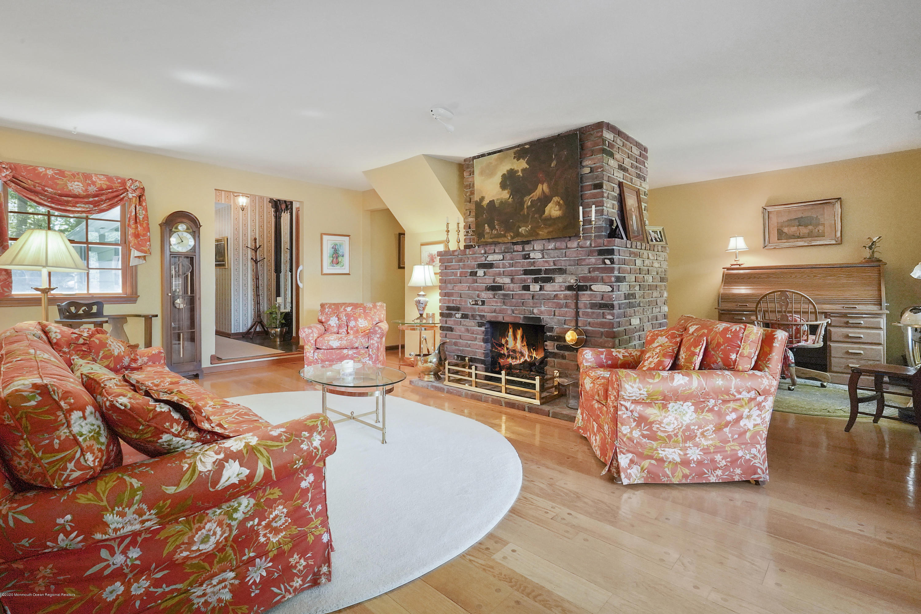 237 Lakeside Avenue Colts Neck, NJ 07722 - Photo 10 of 54 Living room