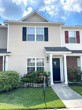 $1,275 | 104 Meadowbrook Lane, Jacksonville, NC 28546