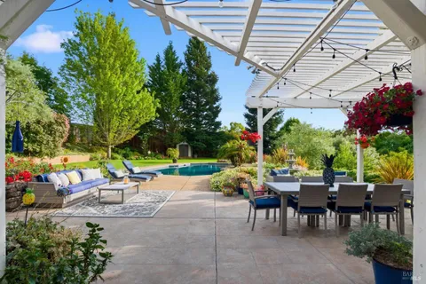$1,799,000 | 3646 Rutherford Way, Santa Rosa, CA 95404