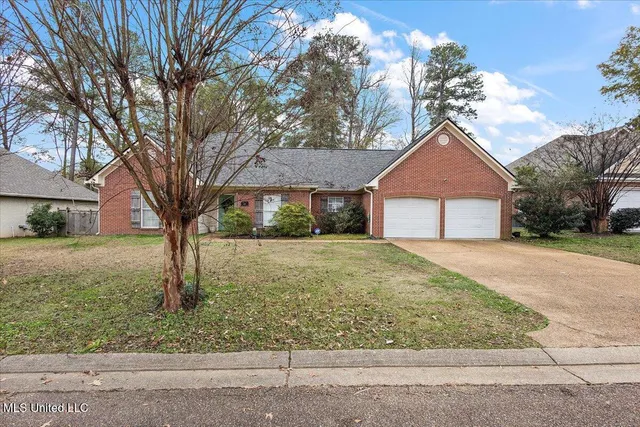$260,000 | 437 Old Town Circle, Brandon, MS 39042