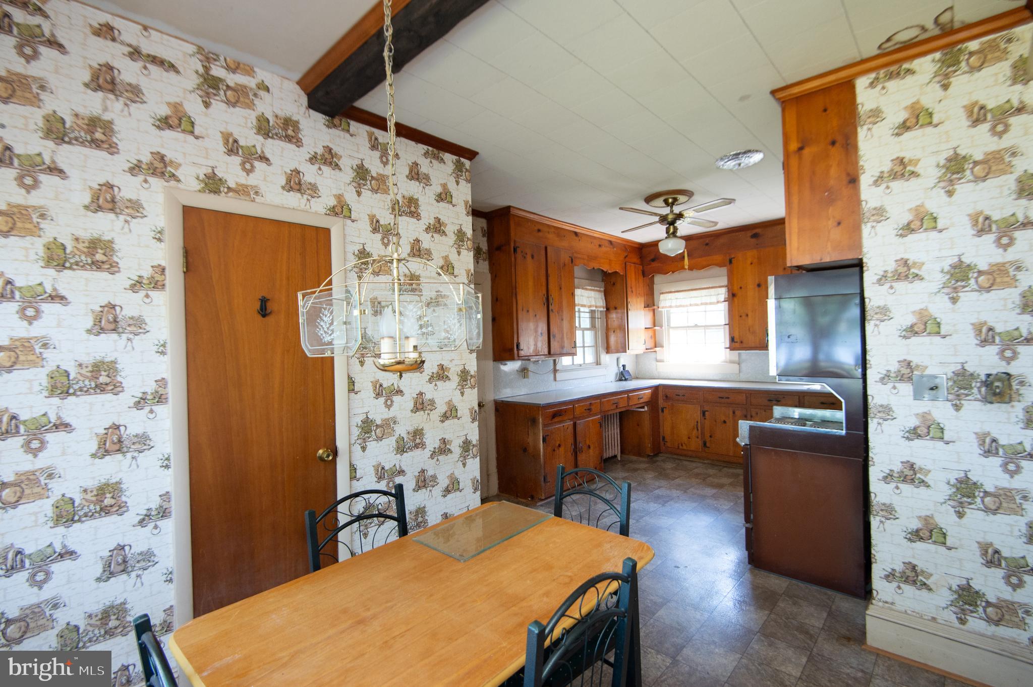 4910 Gregory Road Cambridge, MD 21613 - Photo 37 of 131 Breakfast area to kitchen