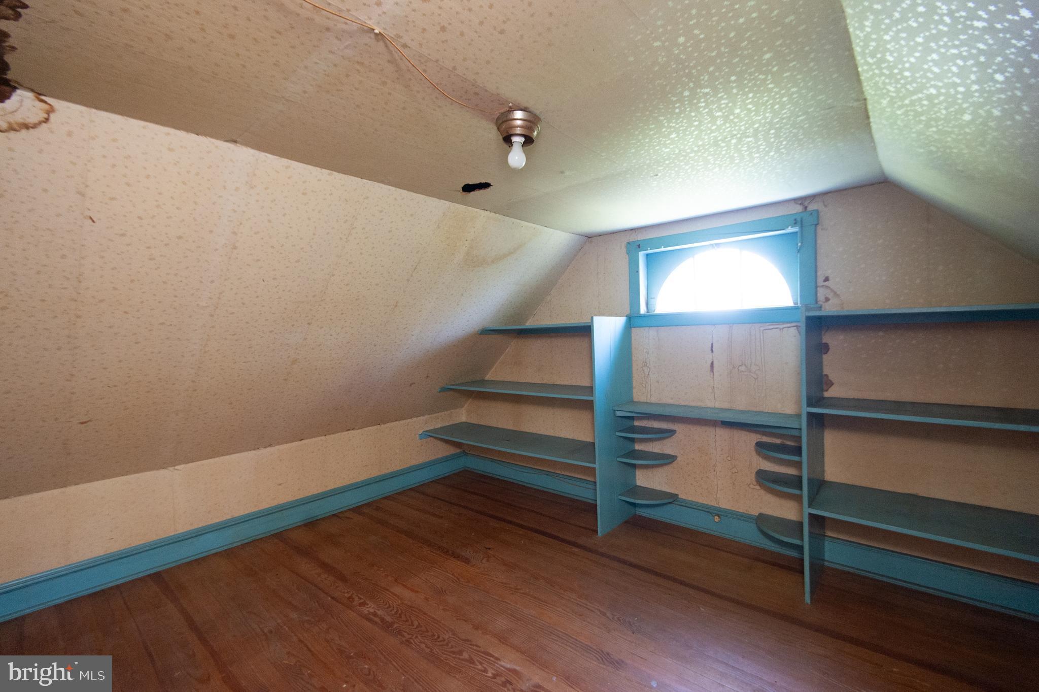 4910 Gregory Road Cambridge, MD 21613 - Photo 57 of 131 Walk-in closet BR 4
