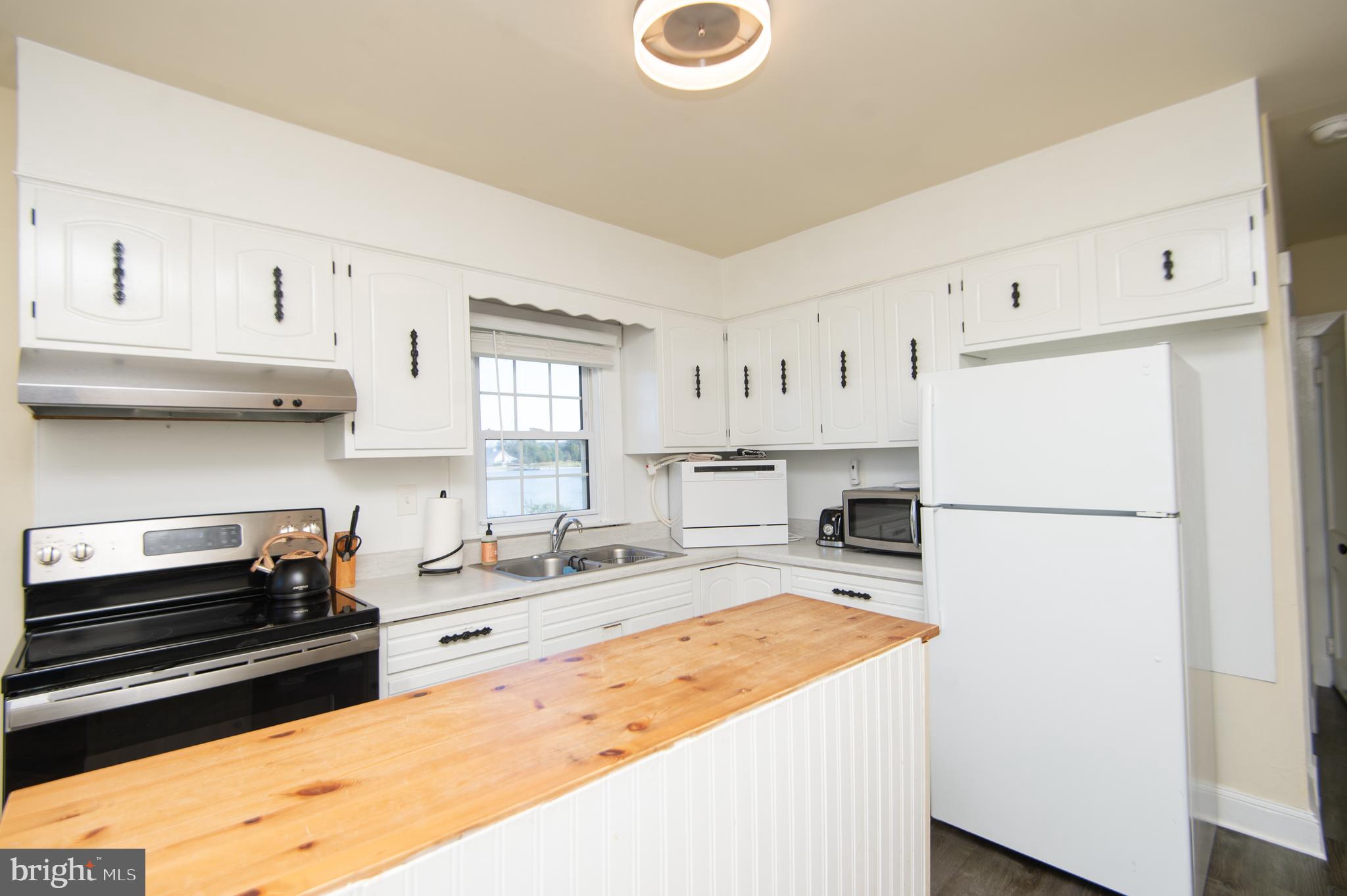 4910 Gregory Road Cambridge, MD 21613 - Photo 73 of 131 Cottage Kitchen